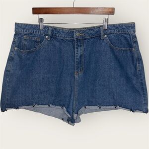 Boohoo Denim Shorts w/ Scalloped Embroidered Hem - Plus Size 18